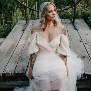 Juliette Cap Veil Royal Cathedral Veil NWT Light Ivory